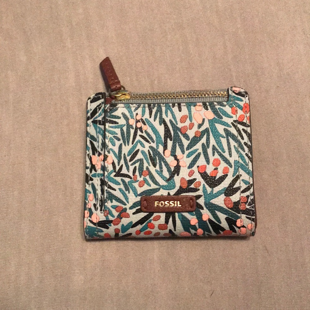 Fossil “Fiona” floral snap wallet